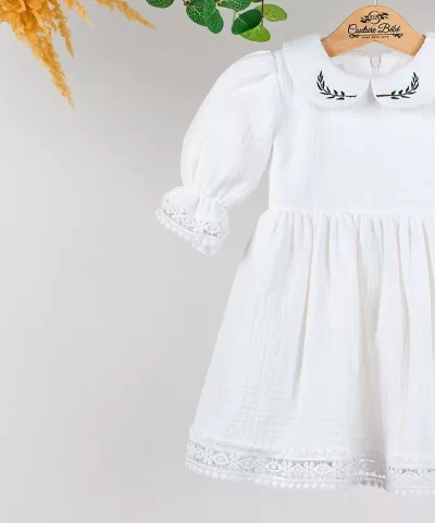 rochita botez muselina brodata cu crengute