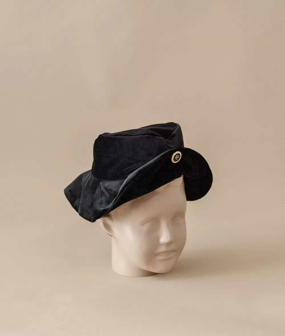 Costum de botez conte