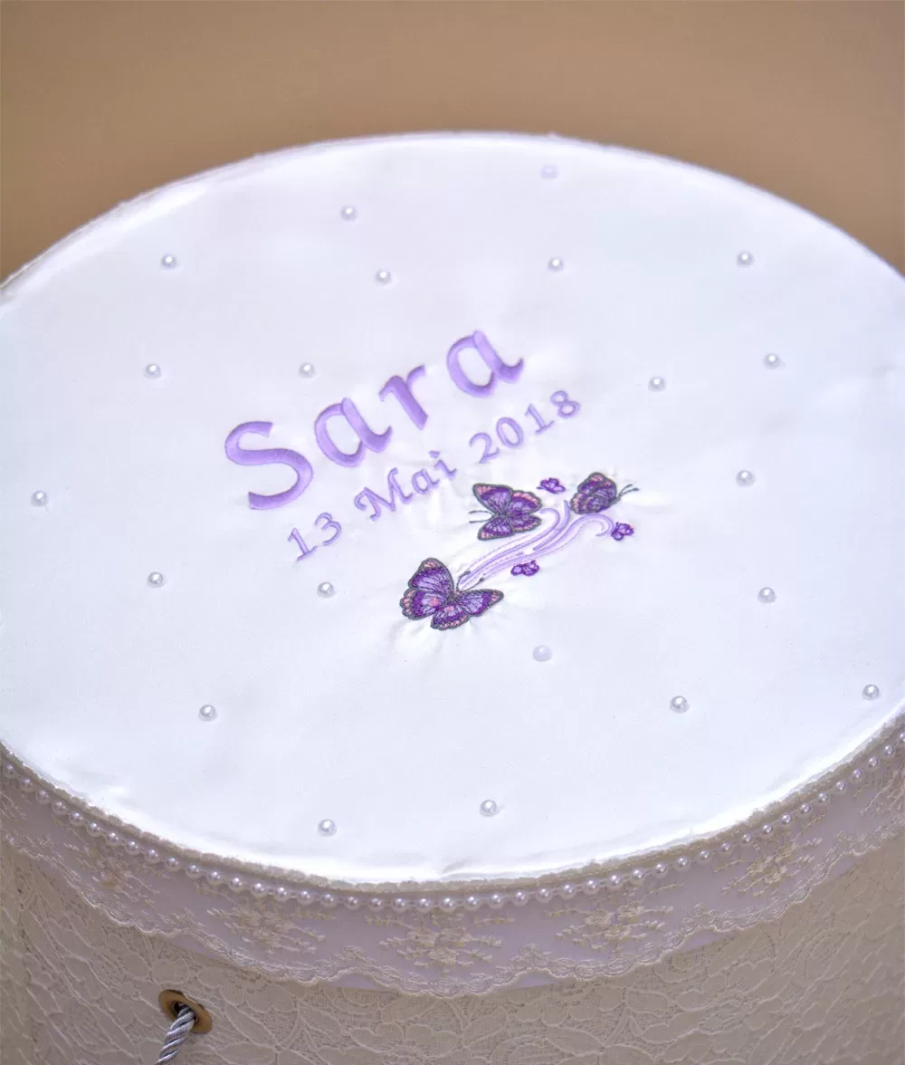 Cutie trusou botez fluturasi dantela alba