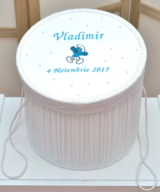 Cutie trusou biserica strumfi