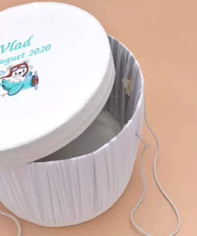 Cutie trusou ursulet in avion