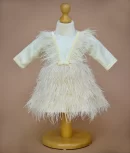 Rochita de botez din pene de strut