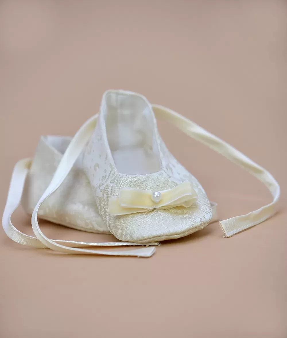 Botosei de botez din pene de strut