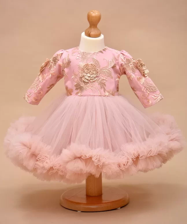 Rochita de botez roz pudra dantela