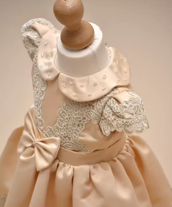 rochita de botez Amira dantela