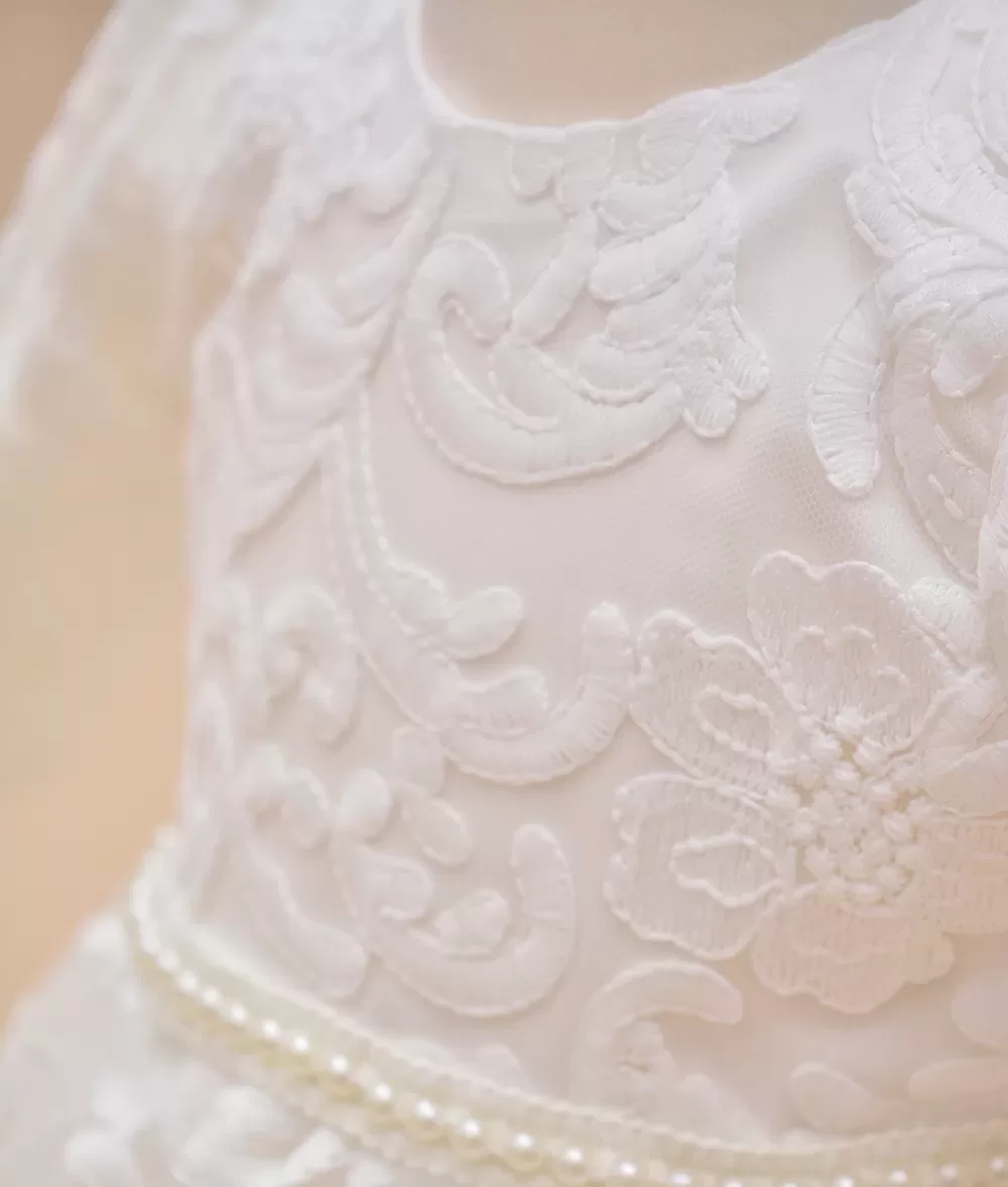 Dantela alba rochita botez