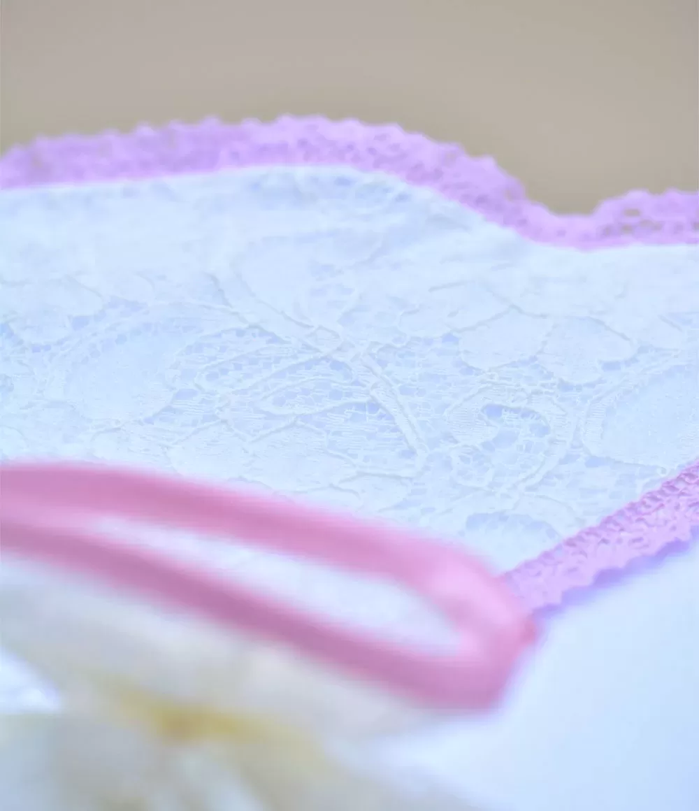 Trusou botez biserica dantela alb roz