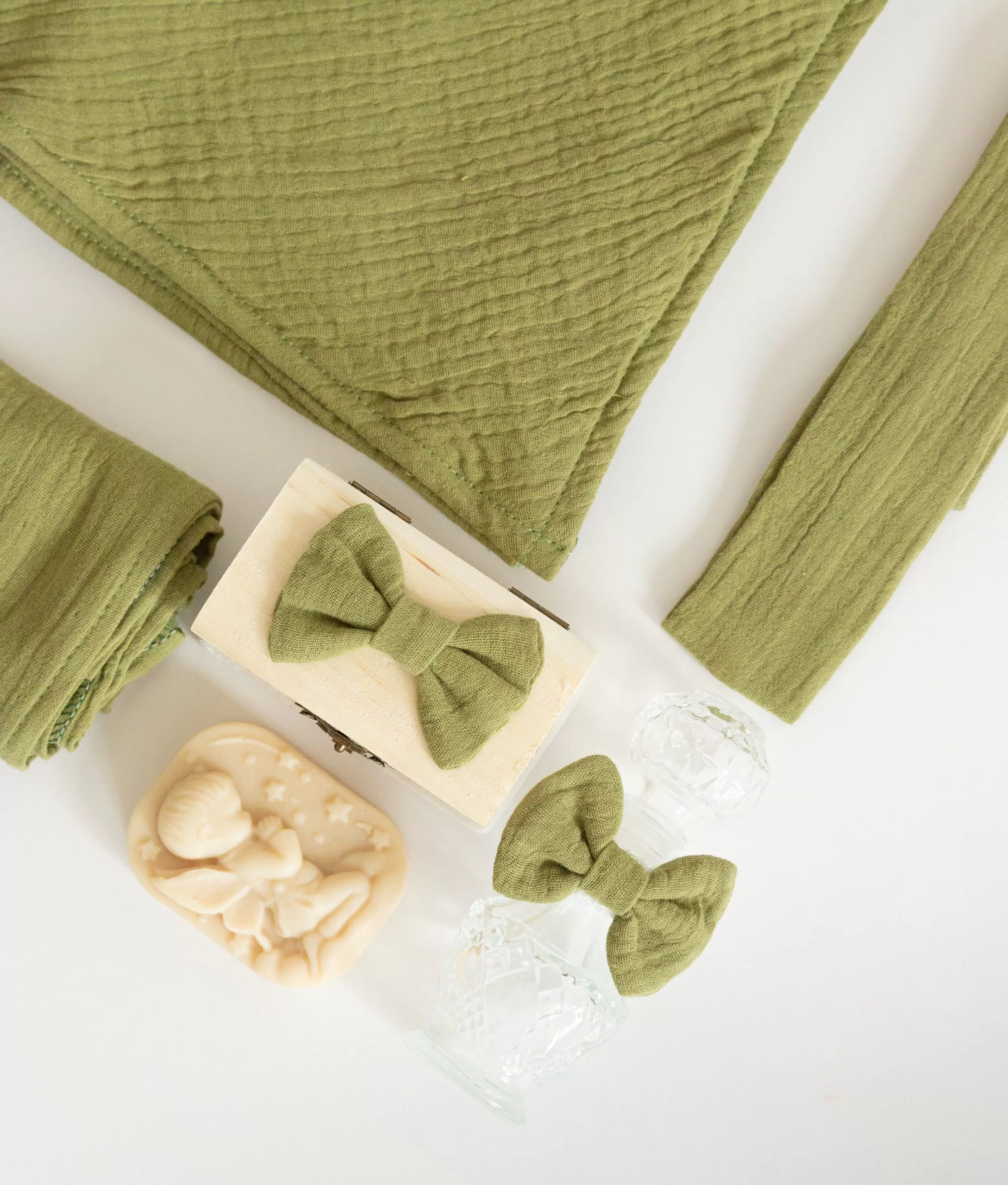 Trusou botez muselina kaki