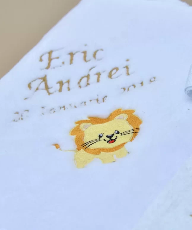 Paturica brodata cocolino trusou botez leu