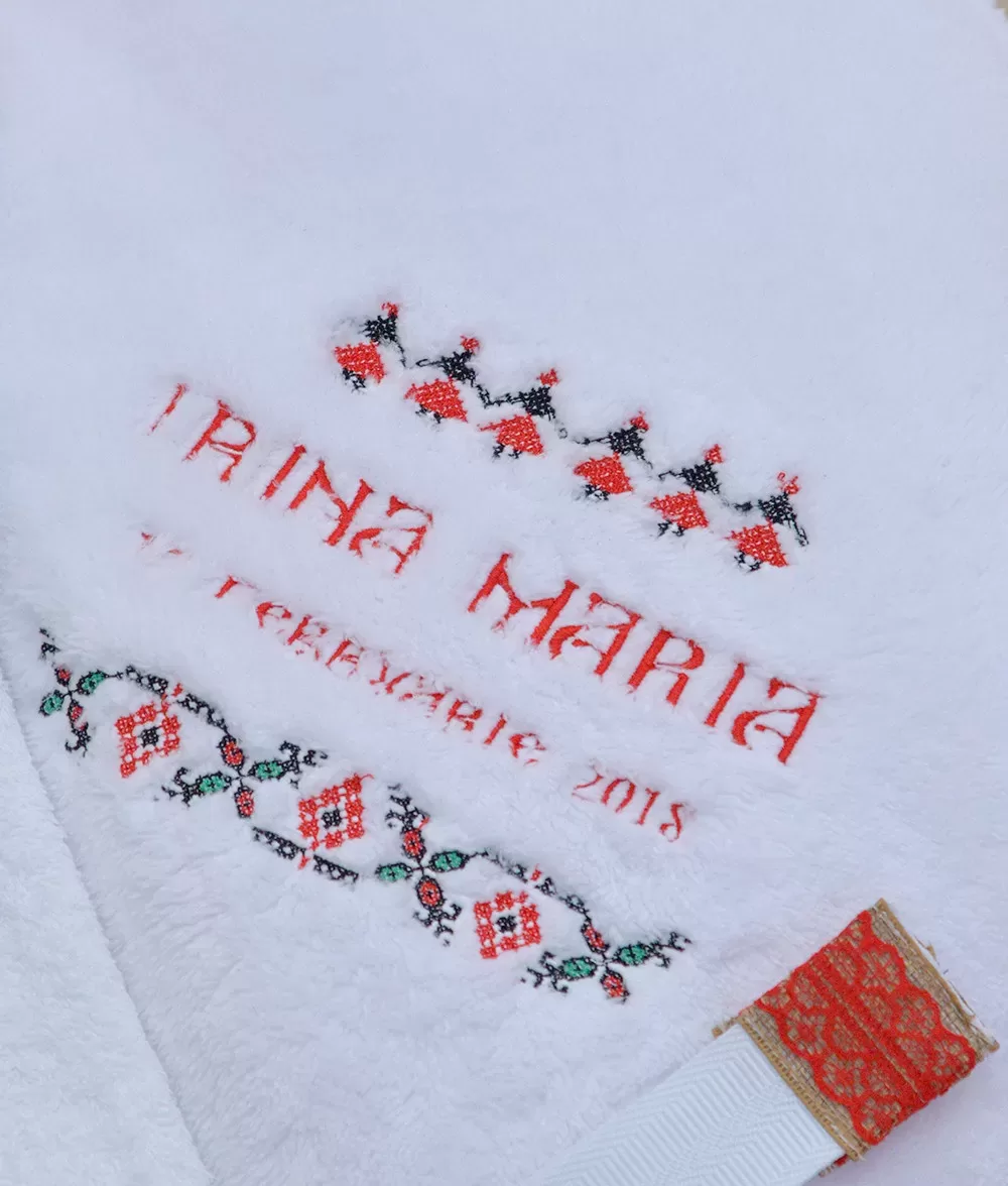 Patura cocolino brodata trusou botez traditional